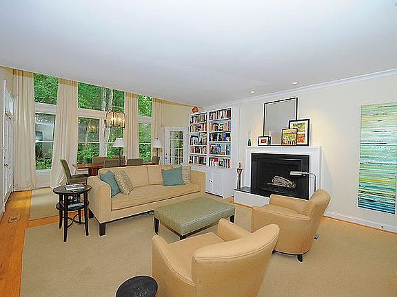 3rd image of 2329 Senseney Ln