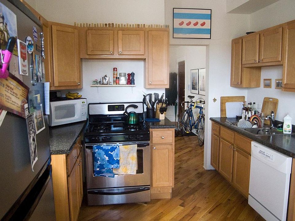 kitchen - (range hood added since this photo)