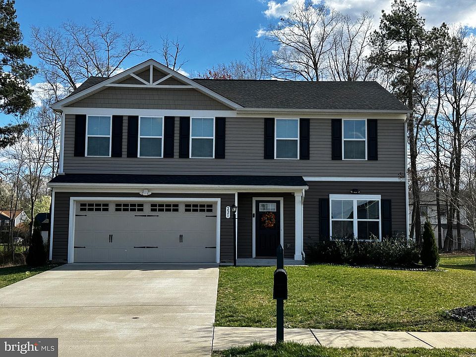 2nd image of 221 Catalpa Ct
