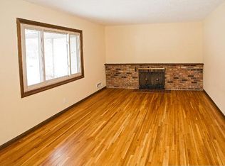 1056 Ramsdell Dr, Apple Valley, MN 55124