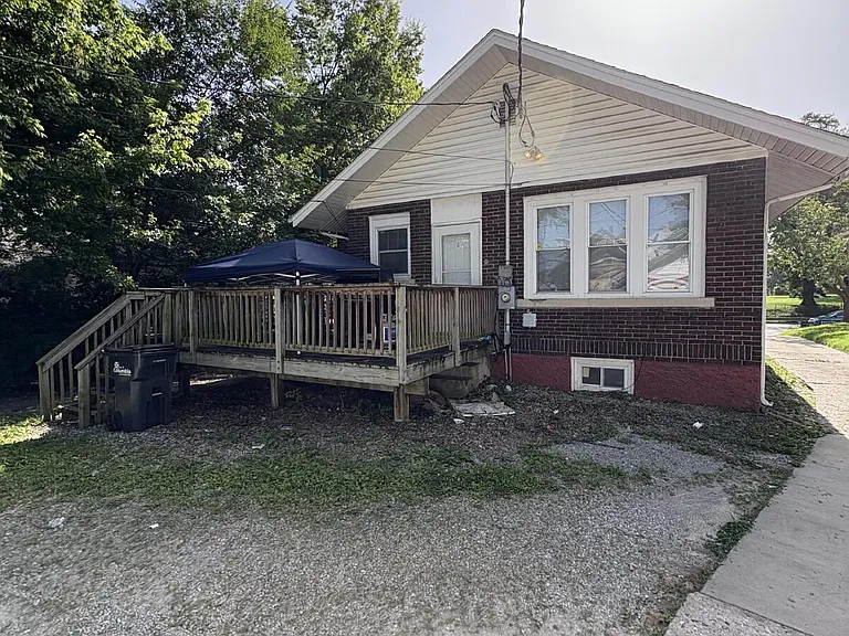 110 S College Ave — Photo 12
