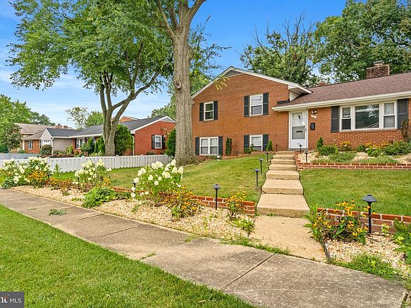 4th image of 6011 Hibbling Ave