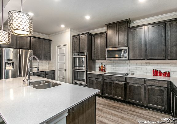 4th image of 2076 Oxbow Cir