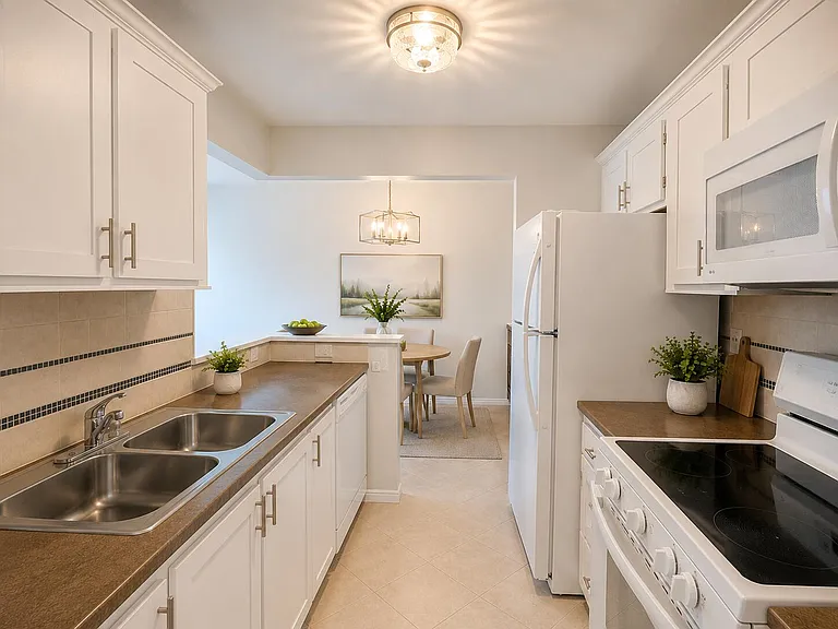400 N Riverside Dr #505 — Photo 2