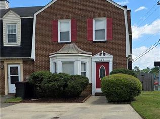 221 Cedar Creek Ter, Chesapeake, VA 23322