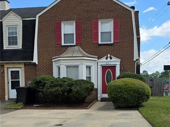 221 Cedar Creek Ter, Chesapeake, VA 23322