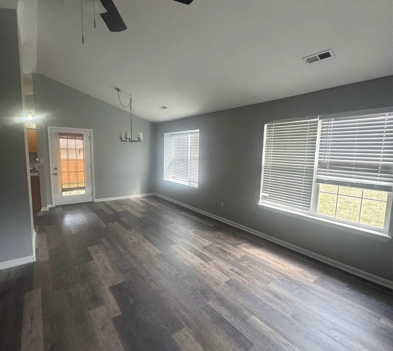3 bed, 1512 sqft, $1,800 — Photo 4