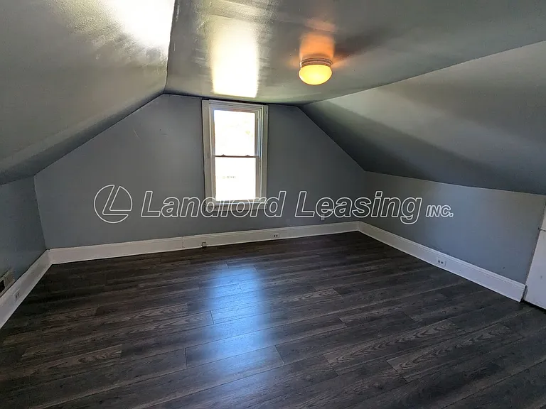 352 Broadway St — Photo 15