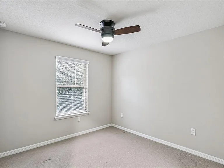 7260 Duxbury Ln — Photo 16