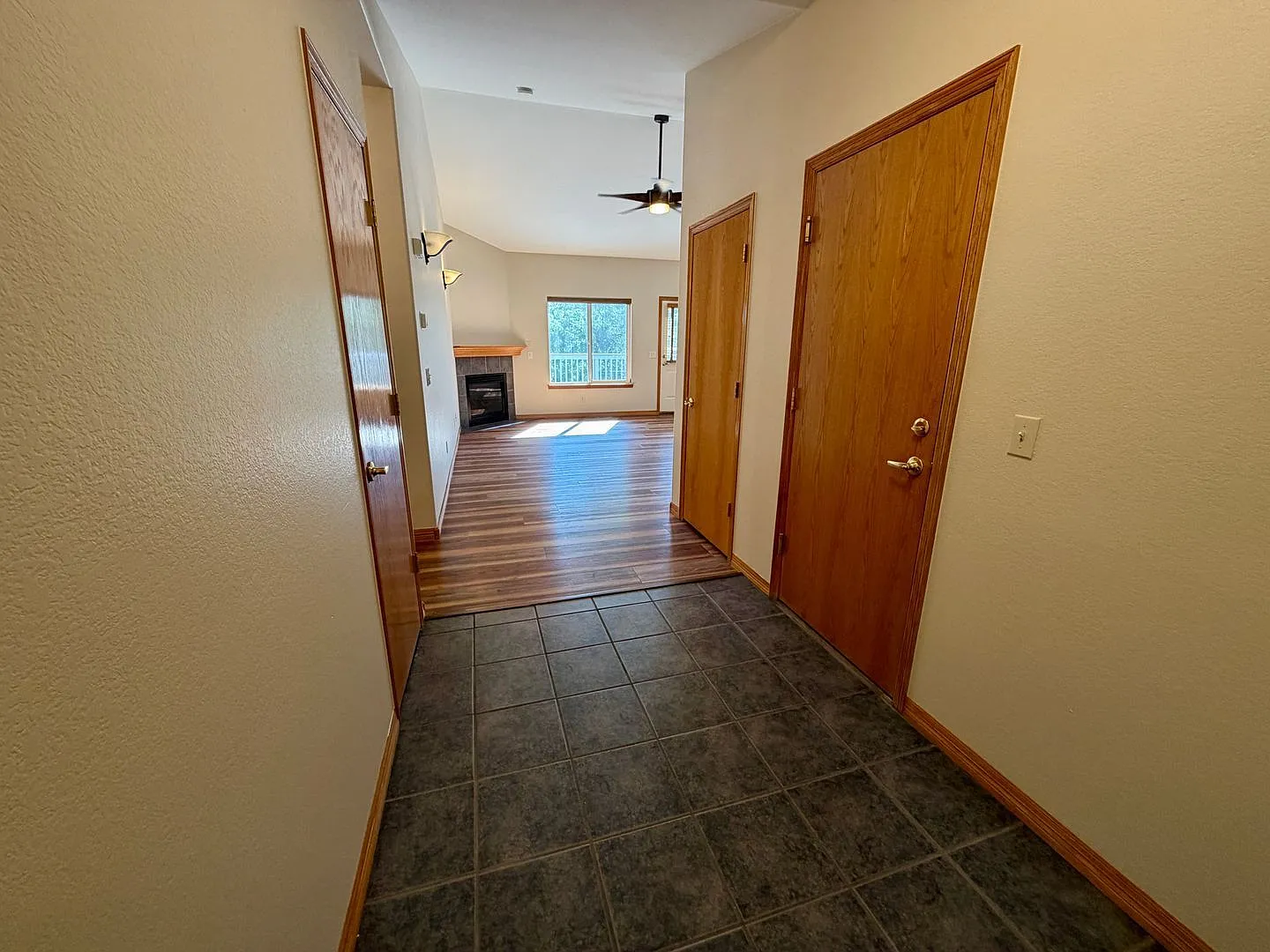 5 bed, 3.0 bath, 3526 sqft, $2,900 — Photo 4