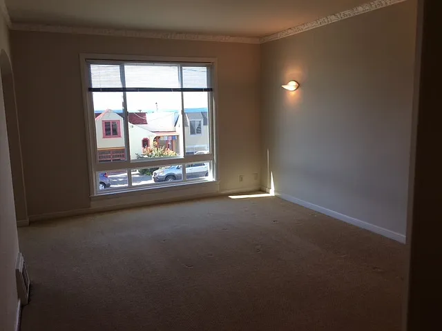 2246 44th Ave — Photo 10