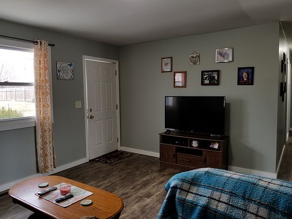 5th image of 1015 W Grant St