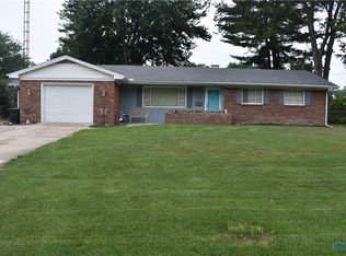 5943 Angleview Dr, Sylvania, OH 43560