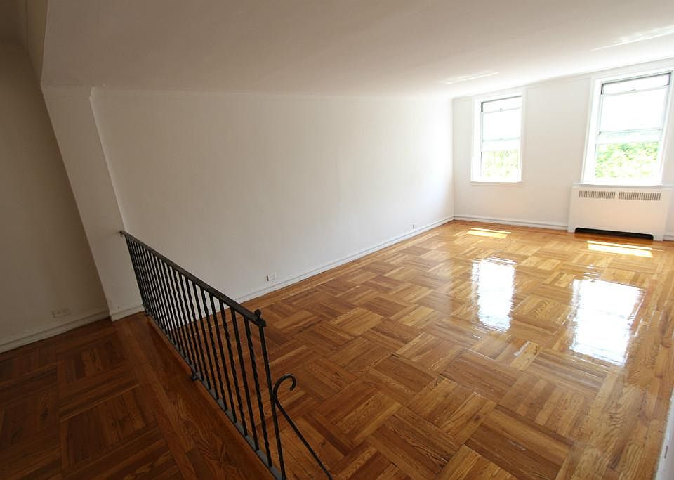2nd image of 41 Kew Gardens Rd APT 6E