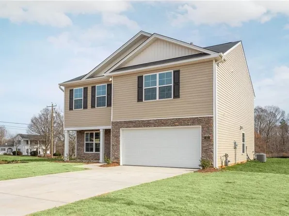 116 Nova Ln #4, King, NC 27021