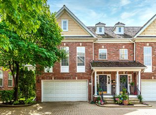 1821 Grove St, Glenview, IL 60025