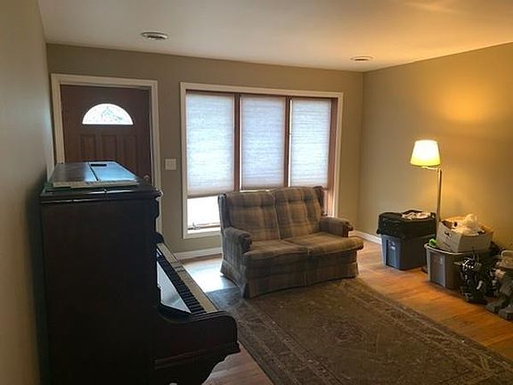 5th image of 8 Kingsley Ave Unit A