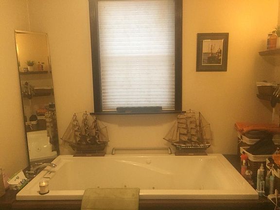 3rd image of 250 Manning Blvd #1