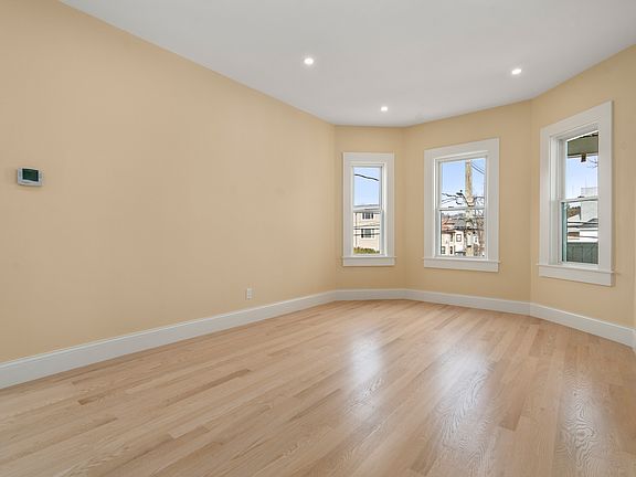 5th image of 99 Beech St #2