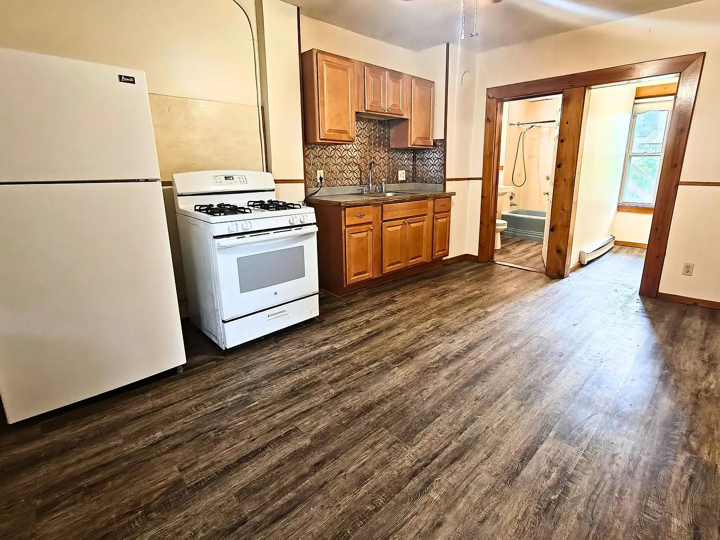 14 Parker Ave — Photo 3