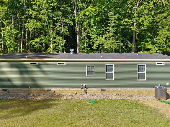 3rd image of 858 Sleepy Hollow Rd