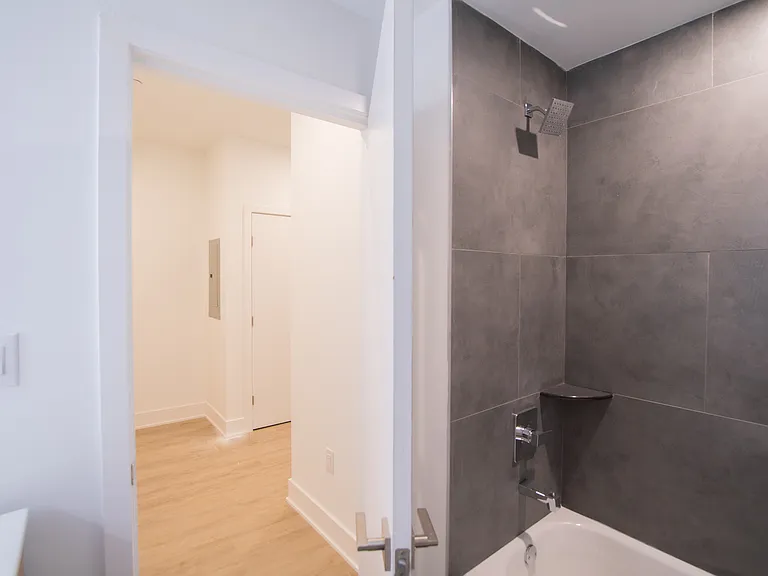 1325 N Lee St — Photo 20
