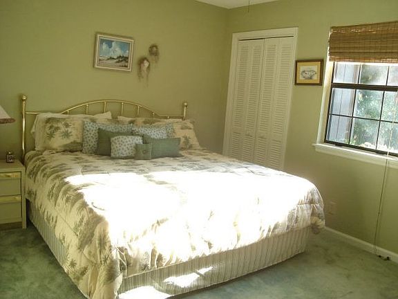 Bright Guest Room