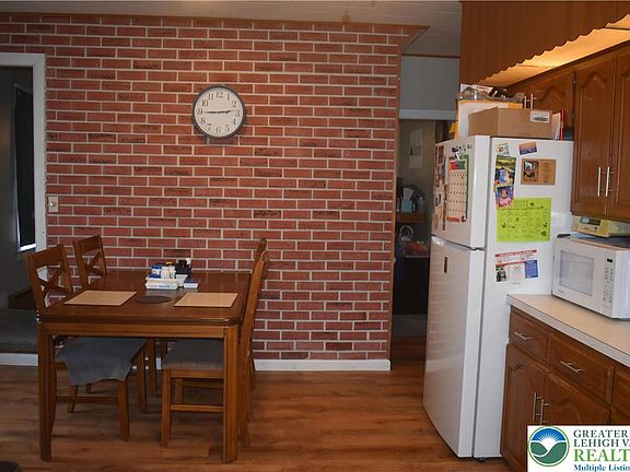 3rd image of 136 Sanders Rd