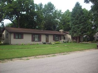 204 5th St, Hudson, IA 50643