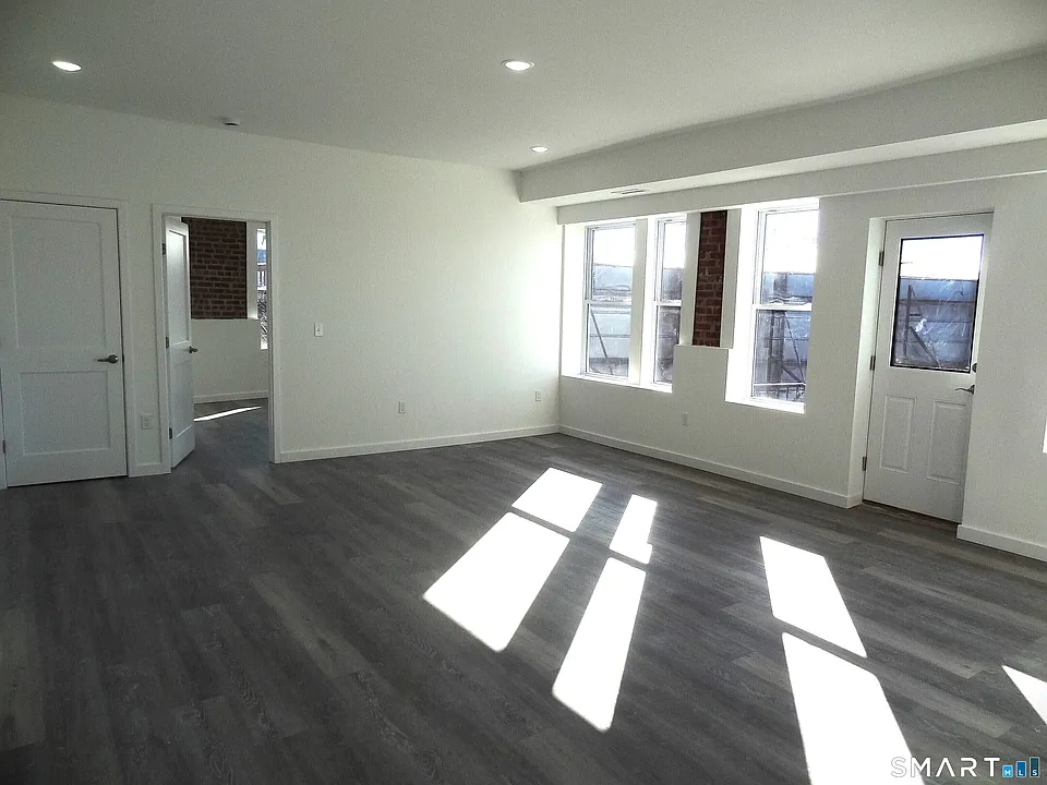 2806 Fairfield Ave #308