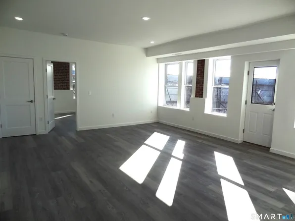 2806 Fairfield Ave, Bridgeport, CT