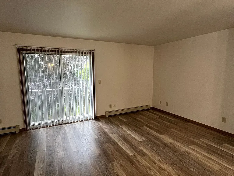 2720 Washington Ave — Photo 6