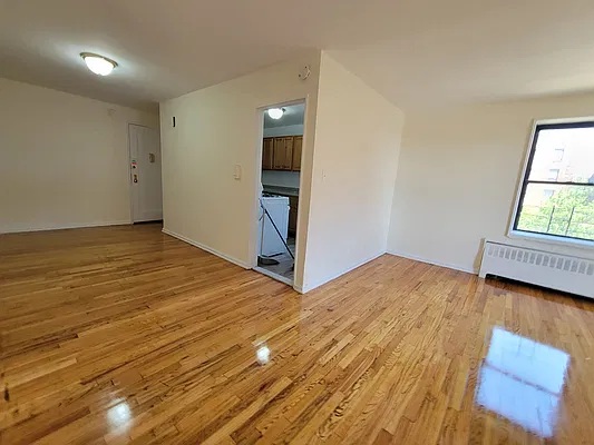 Rented by Queens Apartments Realty LLC | media 11