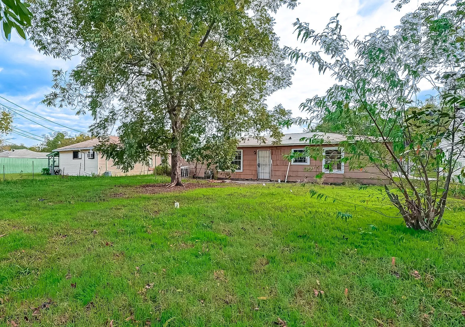 Spacious 4-Bedroom, 2-Bath Home in South Houston Convenient Location! — Photo 3