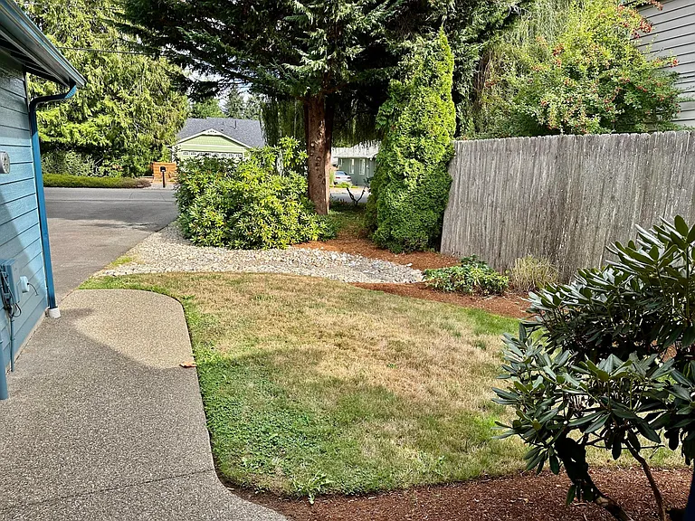 1719 Quince St NE — Photo 2