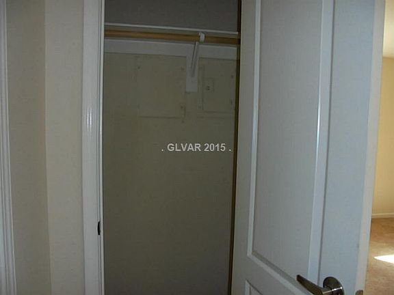 4th image of 769 Oakmont Ave Unit 408