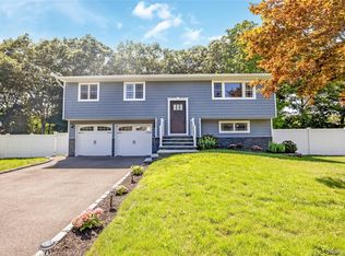 10 Shenandoah Boulevard, Port Jefferson Station, NY 11776