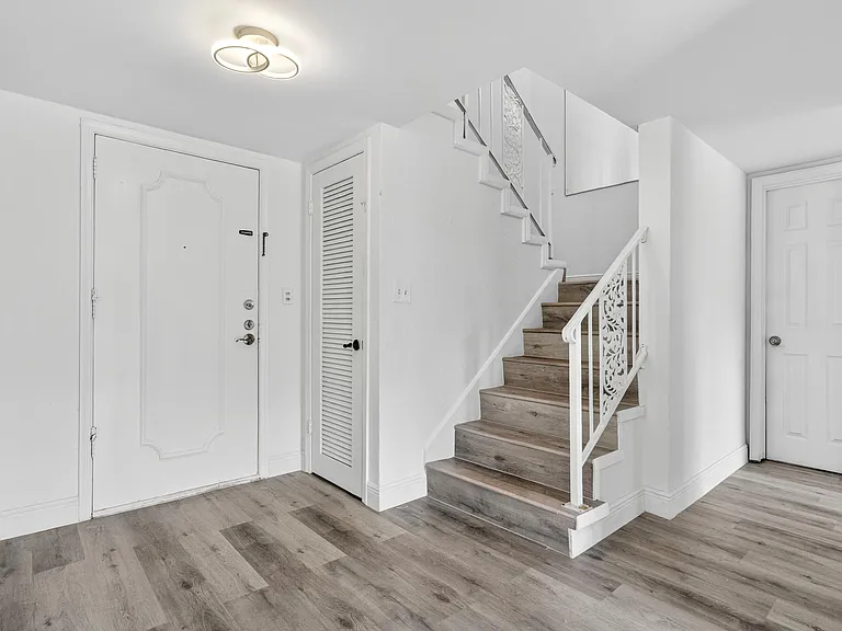 495 SE 8th St #242 — Photo 14