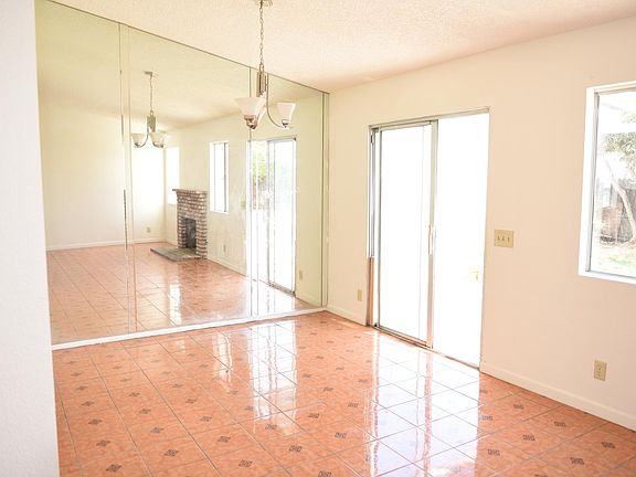 4th image of 24597 Treasure Dr