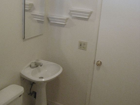 3rd image of 2547 Strathmore Ave