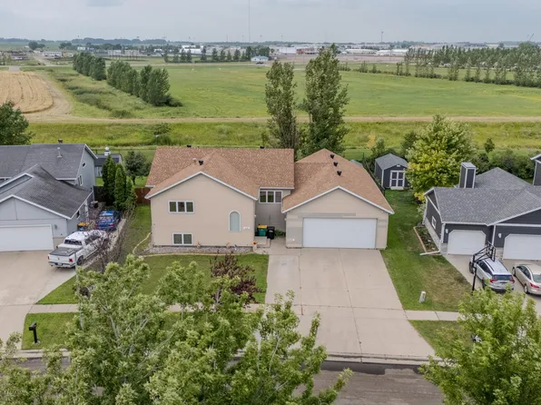 628 Westwynd Dr, West Fargo, ND 58078