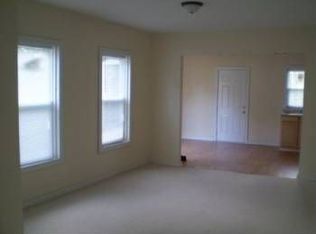 933 Cleveland Ave, Dubuque, IA 52003