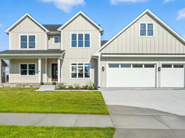 1700 Green Oak Pass, Tiffin, IA 52340