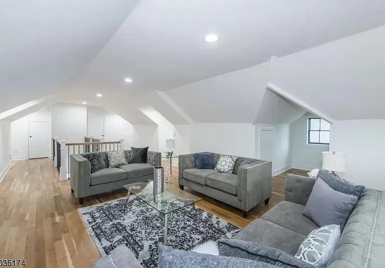 24 Lathrop Ave — Photo 16