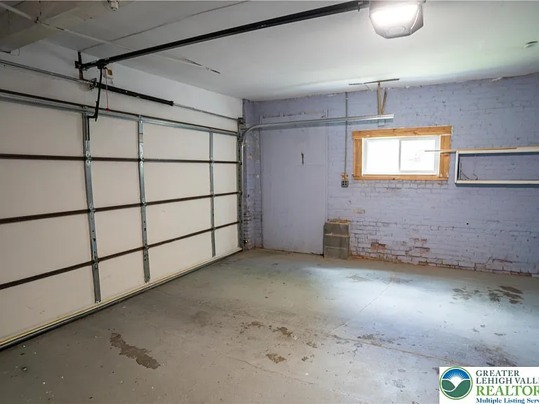 128 E Spruce St — Photo 14