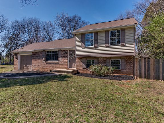 2nd image of 1625 Summerhill Dr