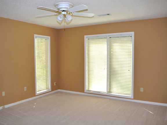 4th image of 2186 Woodruff Dr