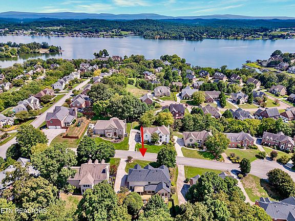 2nd image of 10309 Castlebridge Ct