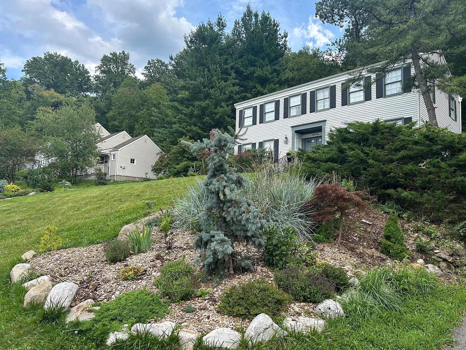 4 bed, 2636 sqft, $4,000 — Photo 3