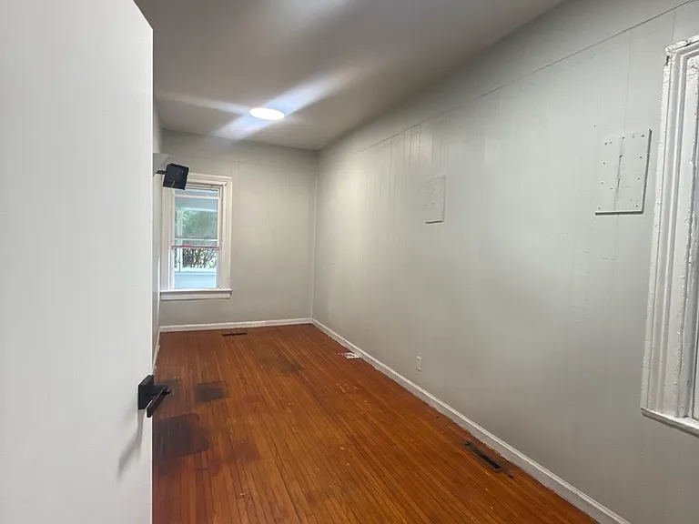 74 Starling St — Photo 3